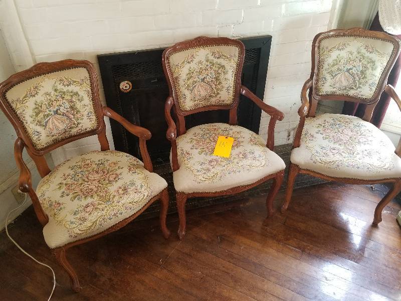 Chairs&nbsp