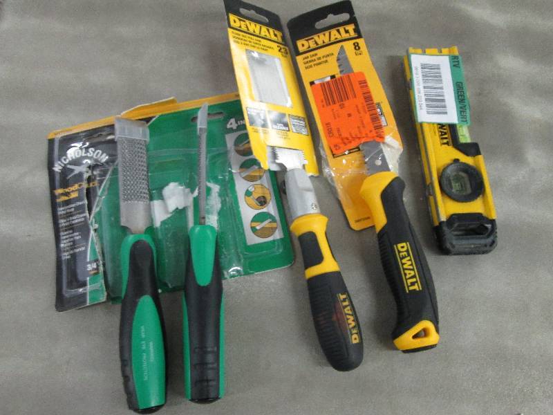 Pull Saw, Jab Saw, 2 Rasps, Level...