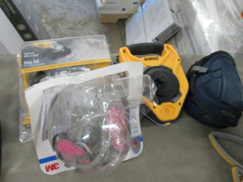 Chalk Line, Knee Pads, Dust Shroud,...