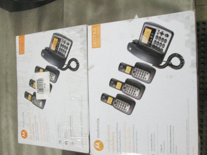 Lot of 2 Motorola Cordless Phone Se...
