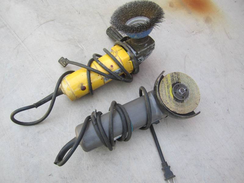 lot 18 image: Lot of 2 Angle Grinders Both work. ...