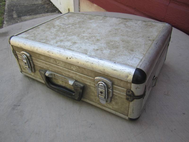 lot 19 image: Aluminum Case Full of Wire and othe...
