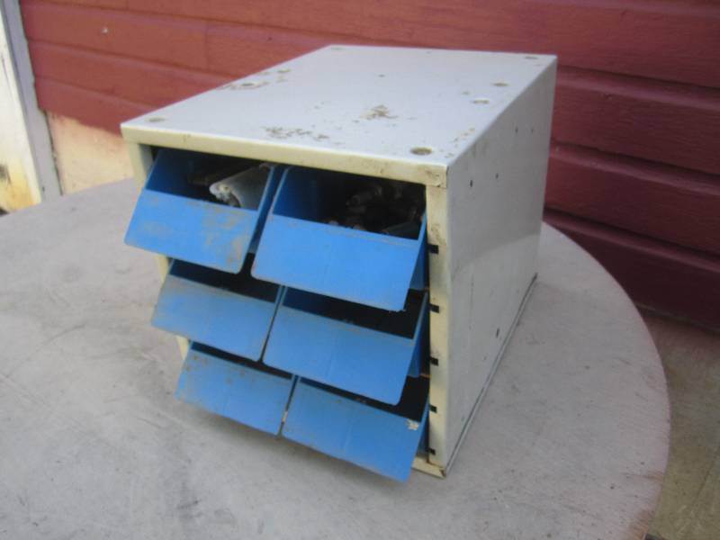 lot 24 image: 6 Drawer Organizer with Contents  R...