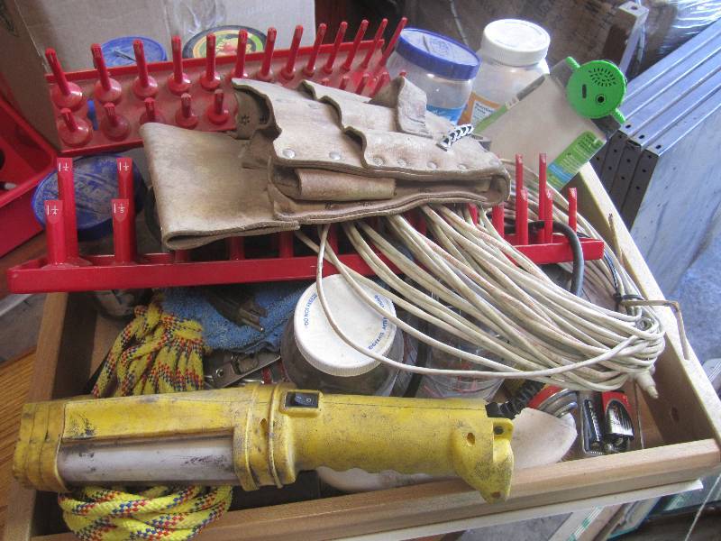 lot 38 image: Lot of Misc Work Lght (works), Rope...