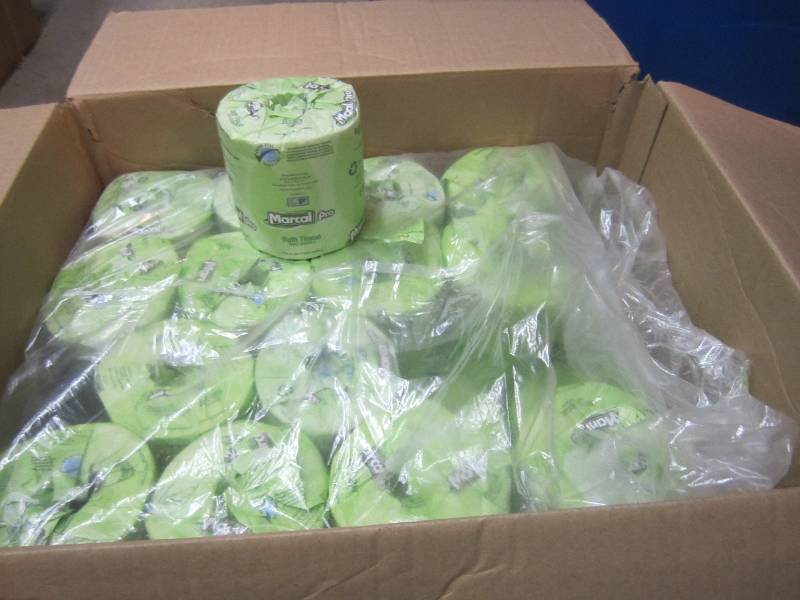 lot 46 image: 32 Rolls of Bath Tissue  D-4T...
