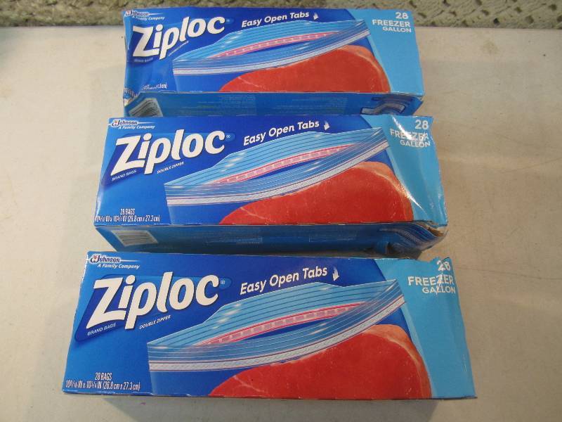 lot 68 image: 84 Ziploc 1 Gallon Freezer Bags 3 b...