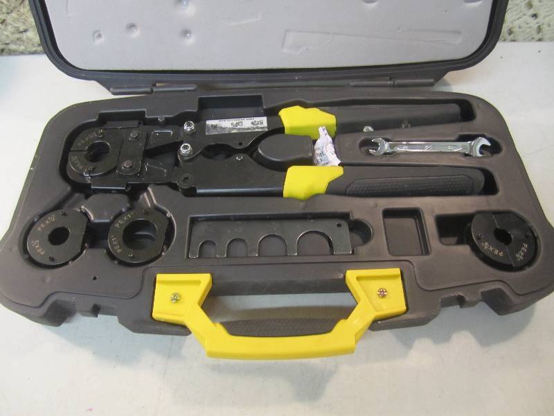 lot 94 image: Apollo PEX Crimp Tool Kit in Case R...