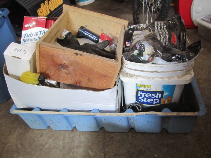 lot 102 image: Large Lot of Misc  RED...