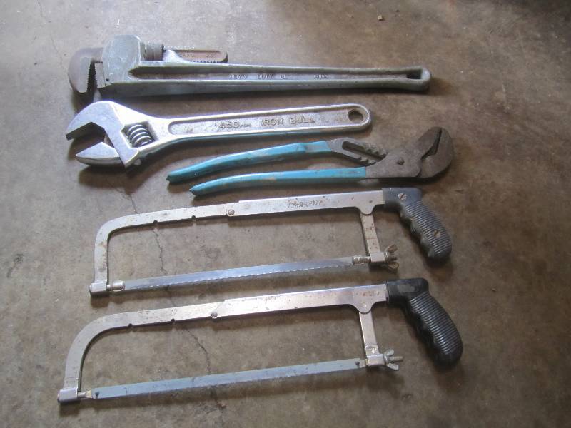 lot 107 image: Lot of Large Wrenches and Hacksaws ...