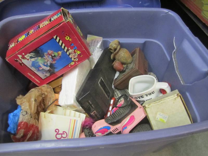 lot 117 image: Tote Full of Misc  A-3...