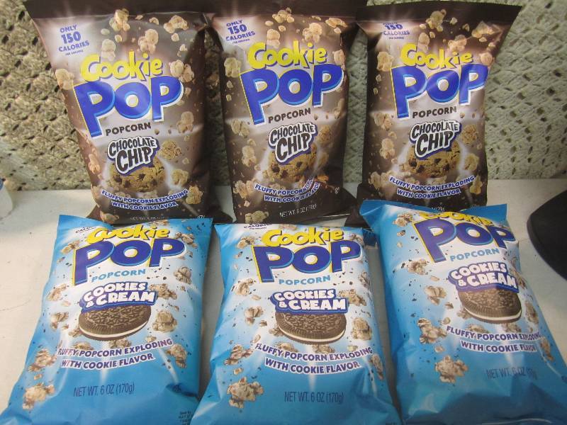 lot 127 image: Mixed Lot of 6 Bags of Cookie Pop P...