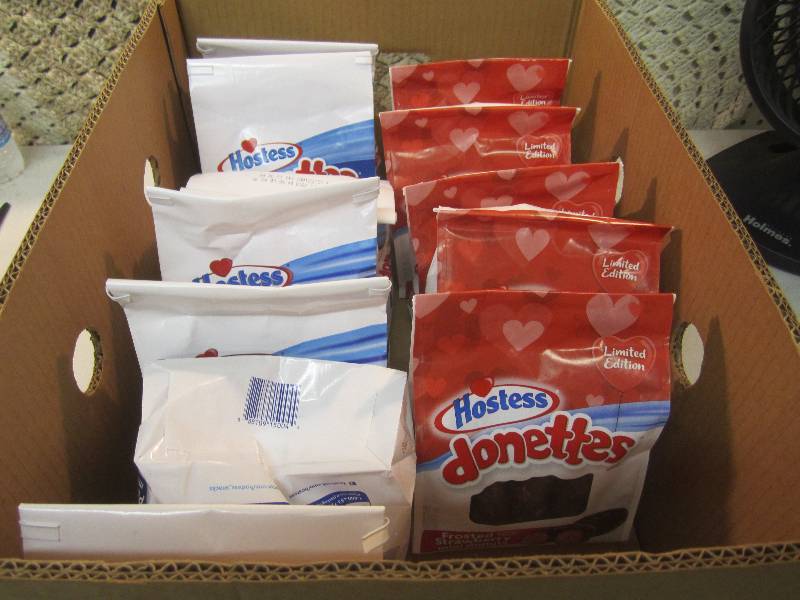 lot 136 image: 12 Bags of Hostess Mini Donettes 5 ...
