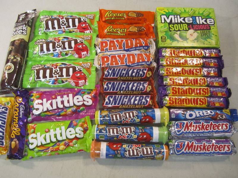 lot 139 image: Mixed Lot of Misc Candy Best by dat...