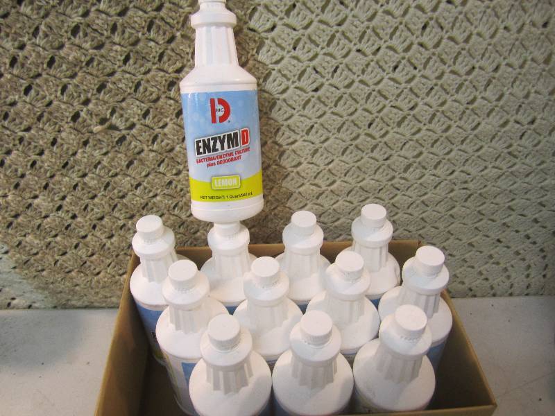 lot 195 image: 12 Bottles of Big D Enzym D Bacteri...