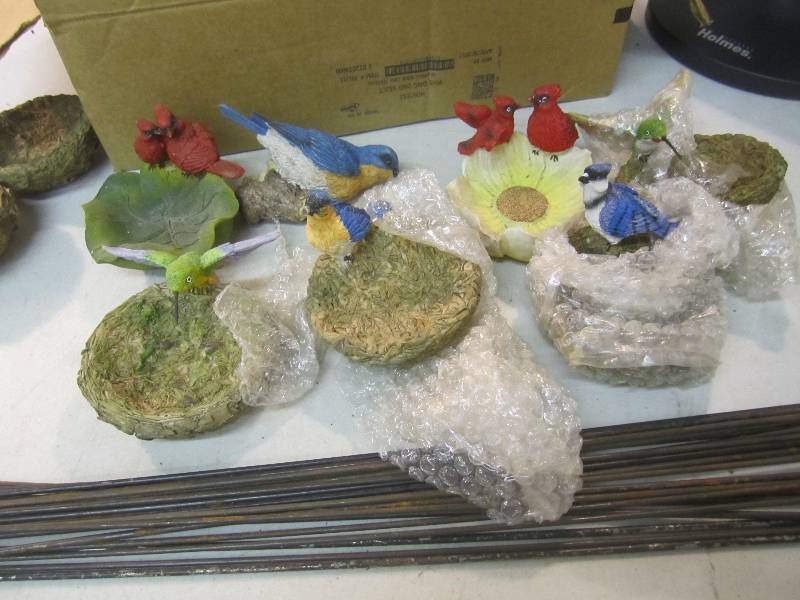 lot 208 image: Lot of 16 YardGargen Stakes with v...