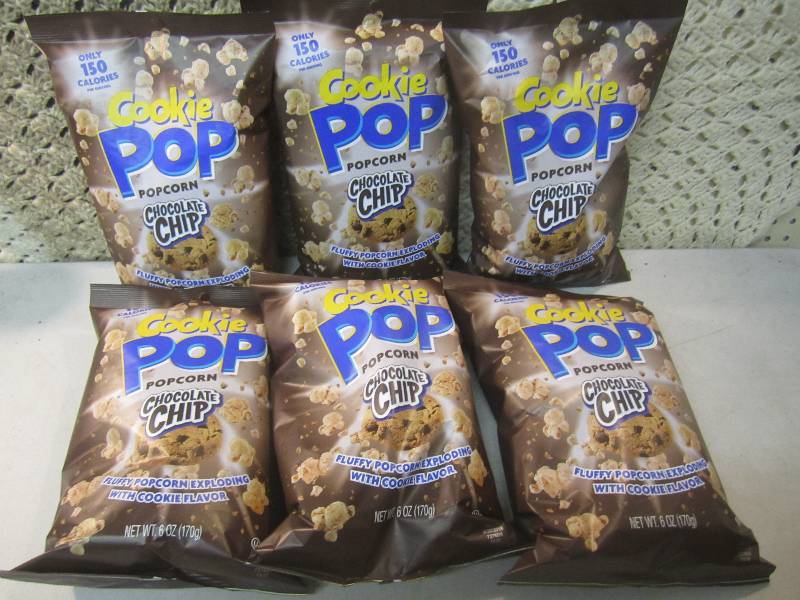 lot 286 image: 6 Big Bags of Cookie Pop Popcorn Ch...
