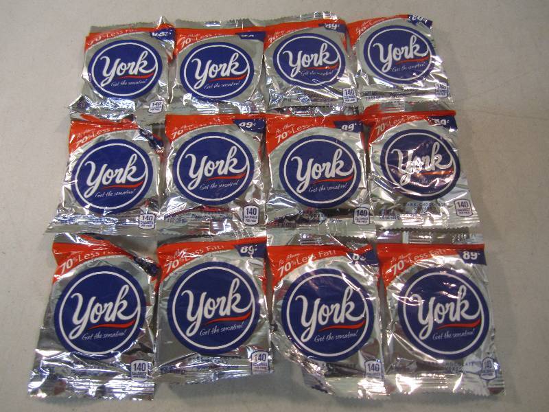 lot 289 image: 12 York Peppermint Patties Best by ...