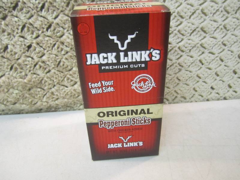 lot 302 image: Box of 20 Jack Links Original Peppe...