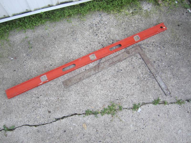 lot 305 image: Mayes 4 ft Aluminum Level and Stanl...