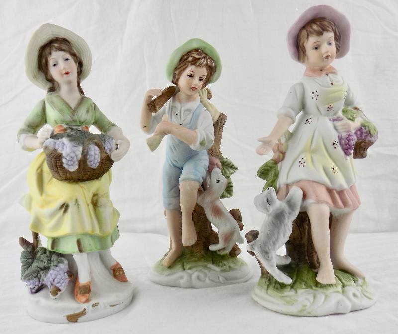 lot 8 image: (6) Wonderful Vintage Figurines