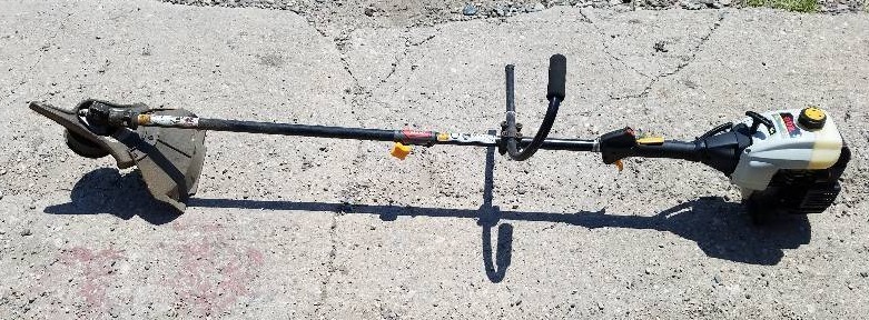 lot 13 image: Ryobi Grass Trimmer 31 cc