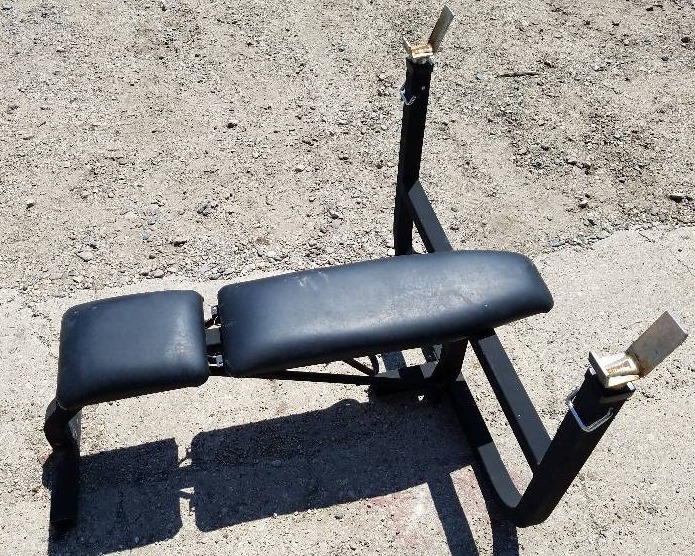 lot 18 image: Weight Bench