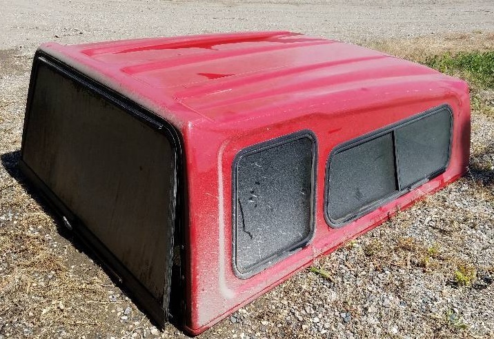 lot 22 image: Full Size Fiberglass Pickup Topper 8 feet long
