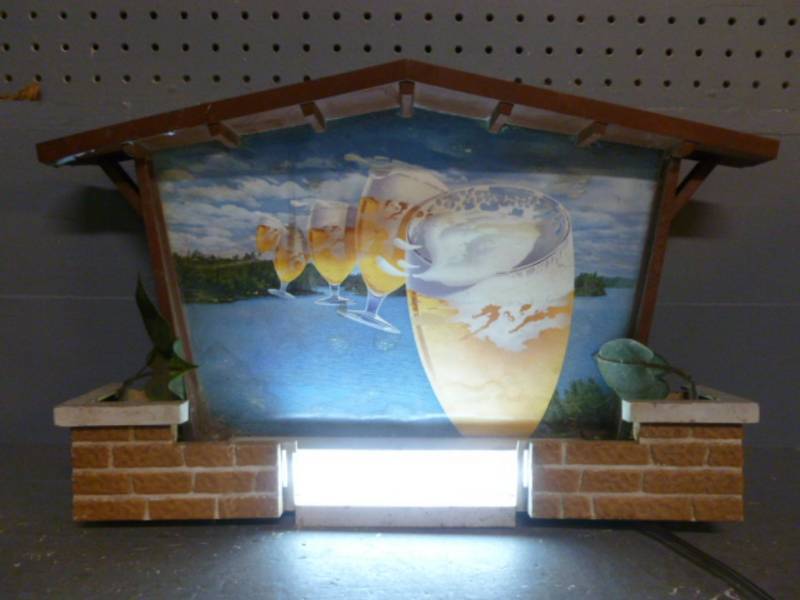 lot 3 image: Vintage Hamms