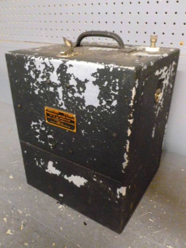 lot 20 image: Vintage Military Item