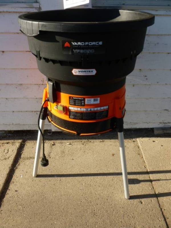 lot 21 image: Electric Leaf Shredder
