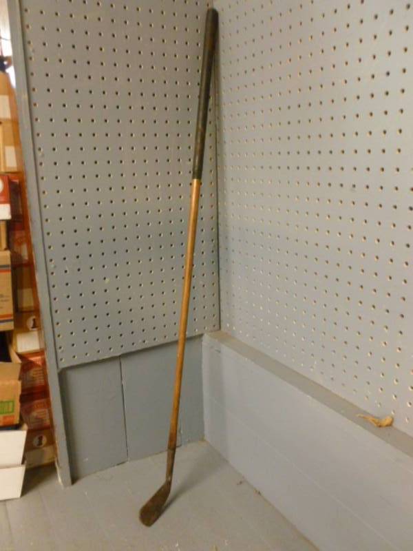 lot 24 image: Antique Golf Club