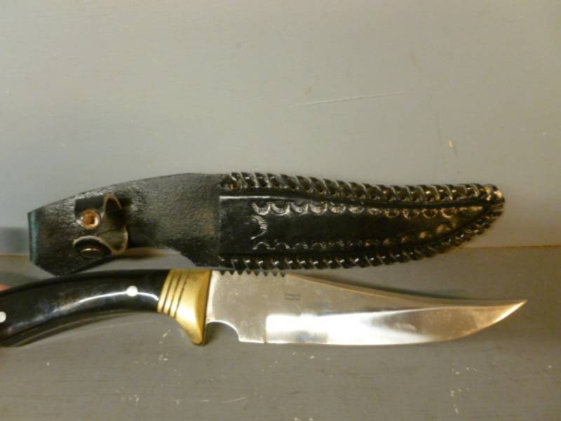 lot 86 image: Collector Knife