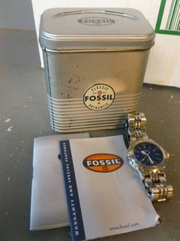 lot 133 image: Fossil Watch