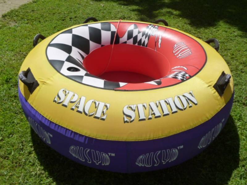 lot 151 image: Boat Raft