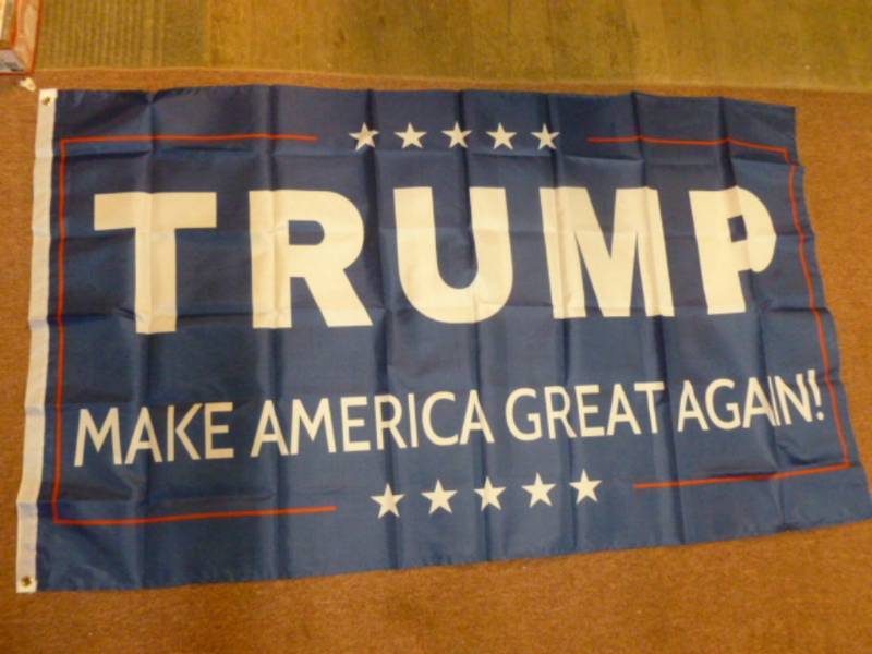 lot 162 image: Trump Flag