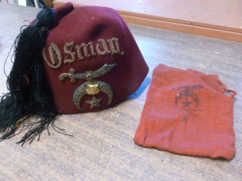 lot 189 image: Vintage Osman Hat