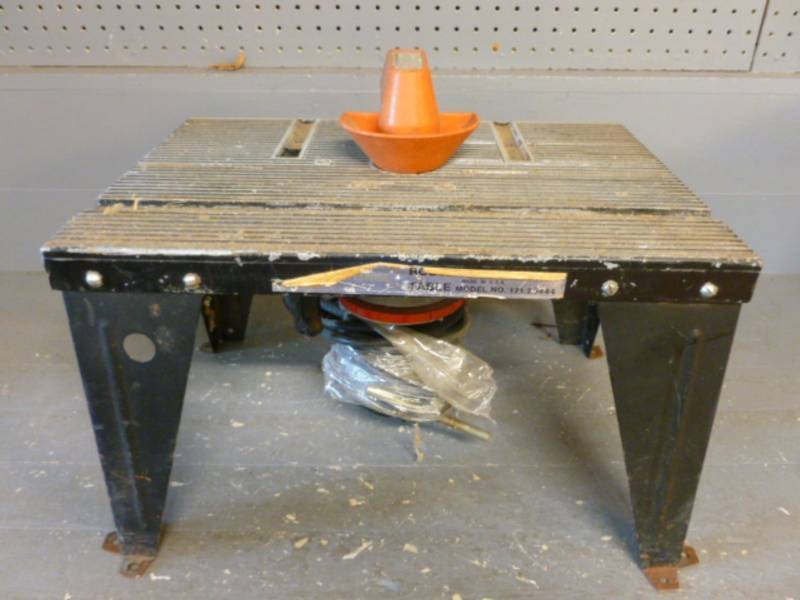lot 233 image: Craftsman Router