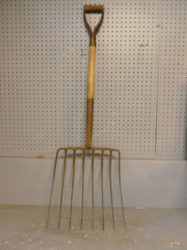 lot 249 image: Vintage Silage Fork