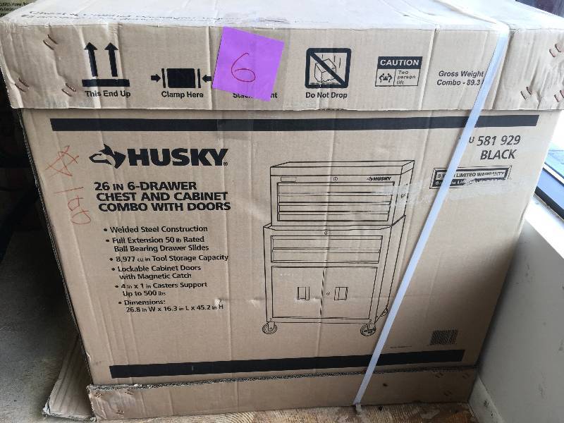 lot 6 image: Husky 26 Inch W 6-Drawer Chest & Cabinet Combo no used