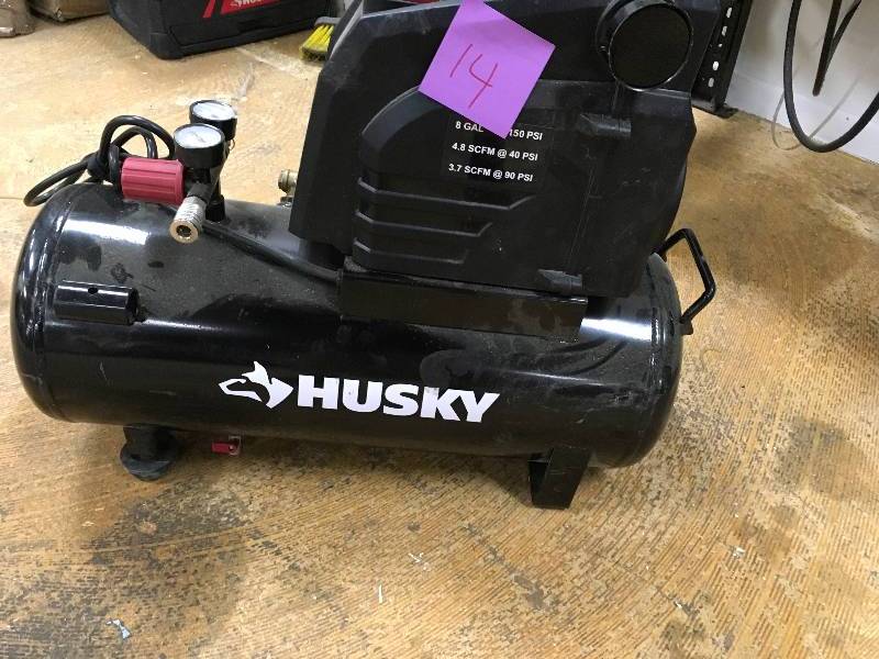 lot 14 image: Husky 8G 150 PSI Hotdog Air Compressor in working conditions