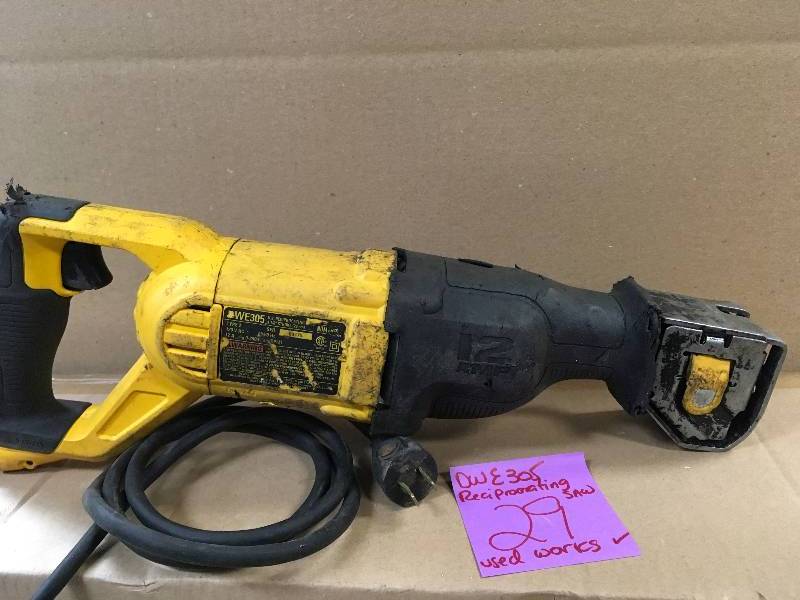 lot 29 image: Dewalt 12-Amp Corded Reciprocating Saw Used in good working condition