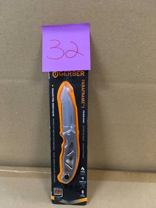 lot 32 image: Gerber 3 in. Paraframe I Folding Knife in good conditions