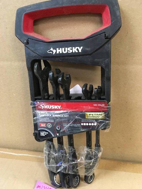 lot 34 image: Husky 100-Position Flex-Head Ratcheting Wrench Set SAE (6-Piece) Missing one pc