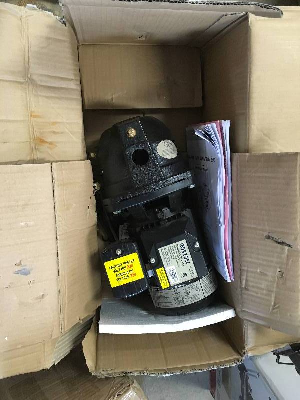 lot 96 image: Everbilt 34 HP Convertible Jet Pump Missing a part showing in the photo please look carefully
