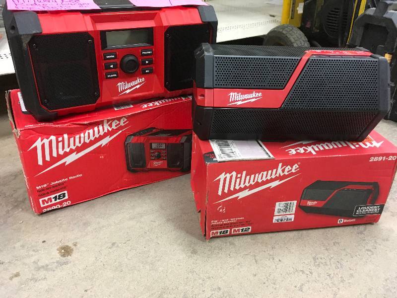 Milwaukee Radio for Parts or Repair