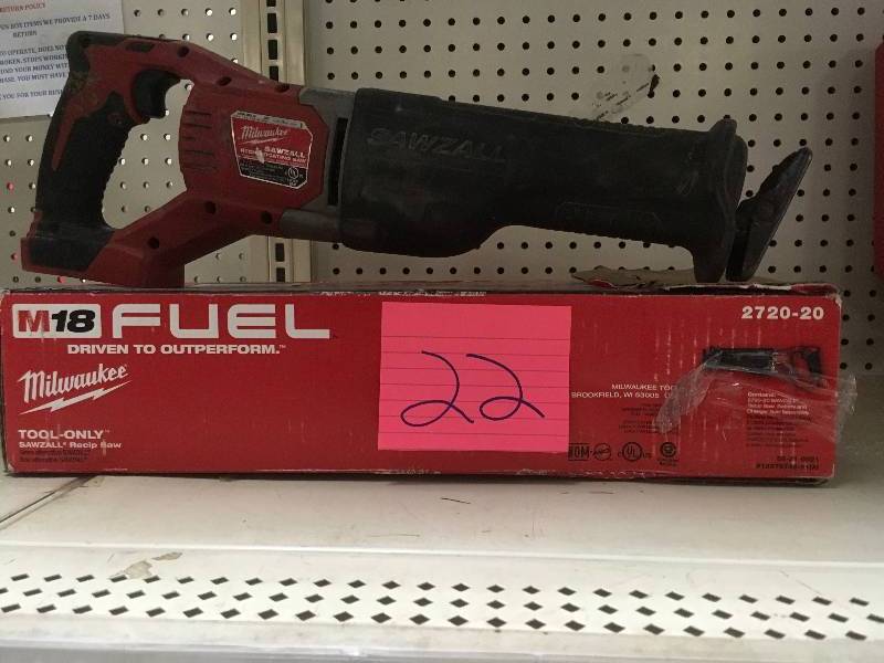 Milwaukee M18 FUEL 18-Volt Lithium-Ion Brushless Cordless SAWZALL Reciprocating Saw (Tool-Only) in working condition