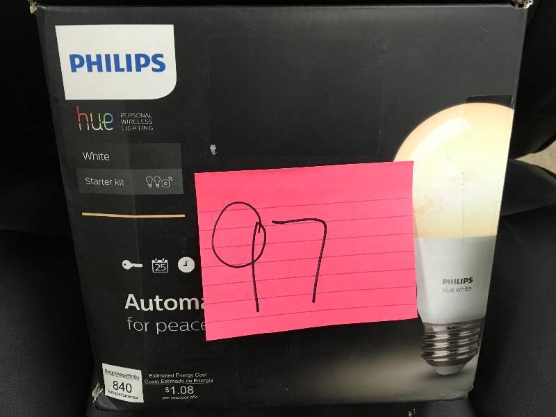 Philips Hue A19 Starter Kit, White in good conditions