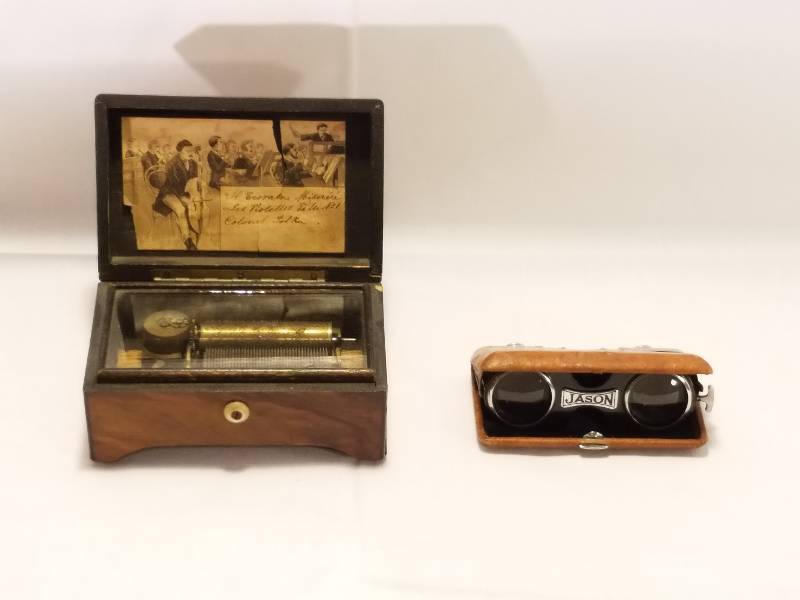 ANTIQUE MUSIC BOX, VINTAGE OPERA BINOCULARS