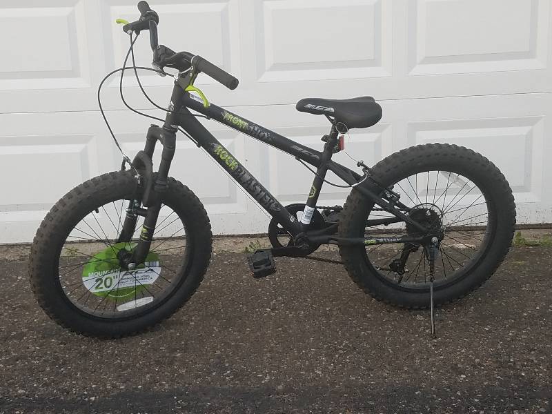 BOYS MOUNTAIN BIKE