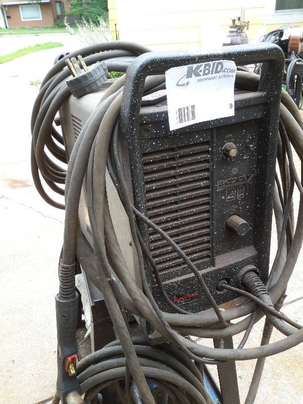 lot 9 image: Hypertherm Plasma Cutting System